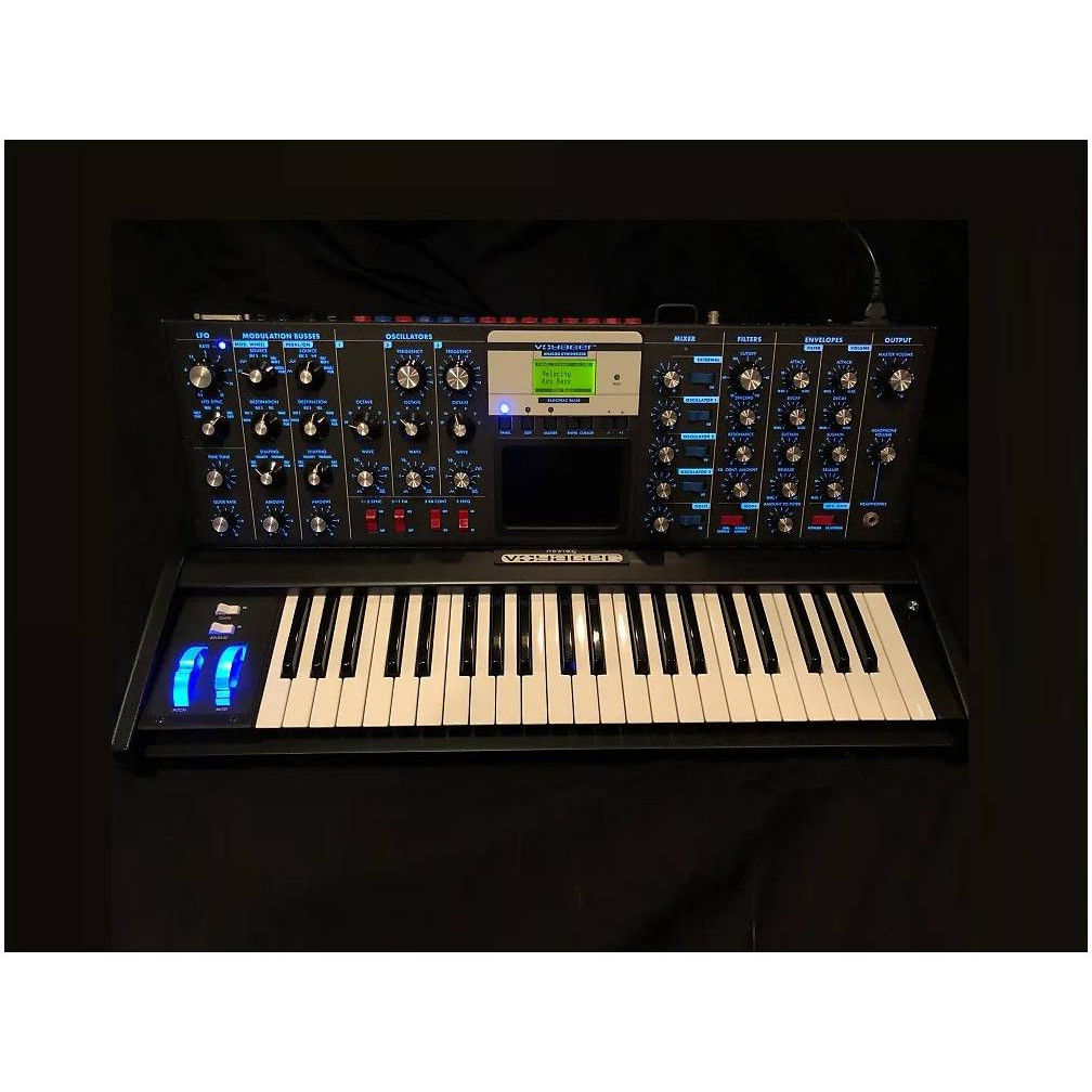 MOOG Mini  Voyager Electric Blue Edition