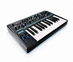 NOVATION Bass Station II