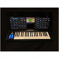 MOOG Mini  Voyager Electric Blue Edition