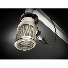 NEUMANN 8483